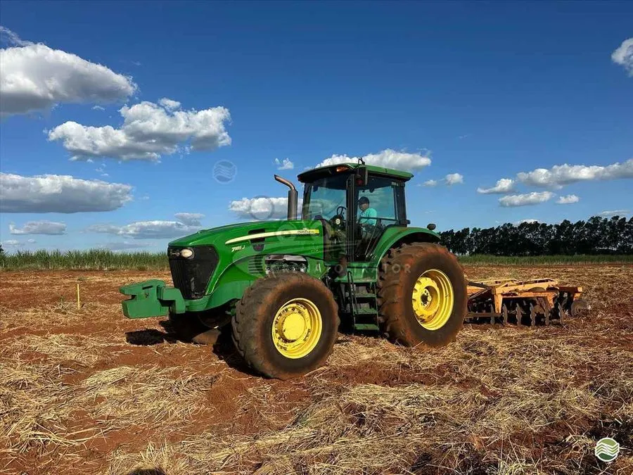 Trator John Deere